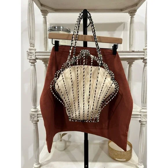 Free People Aranaz Seashell Clam Tote Bag Purse - MSRP $458 - Picture 4 of 8